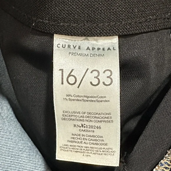 Plus Size High-Rise Women's Jeans in Medium Blue Wash; Curve Appeal Dream Weave - Picture 6 of 7